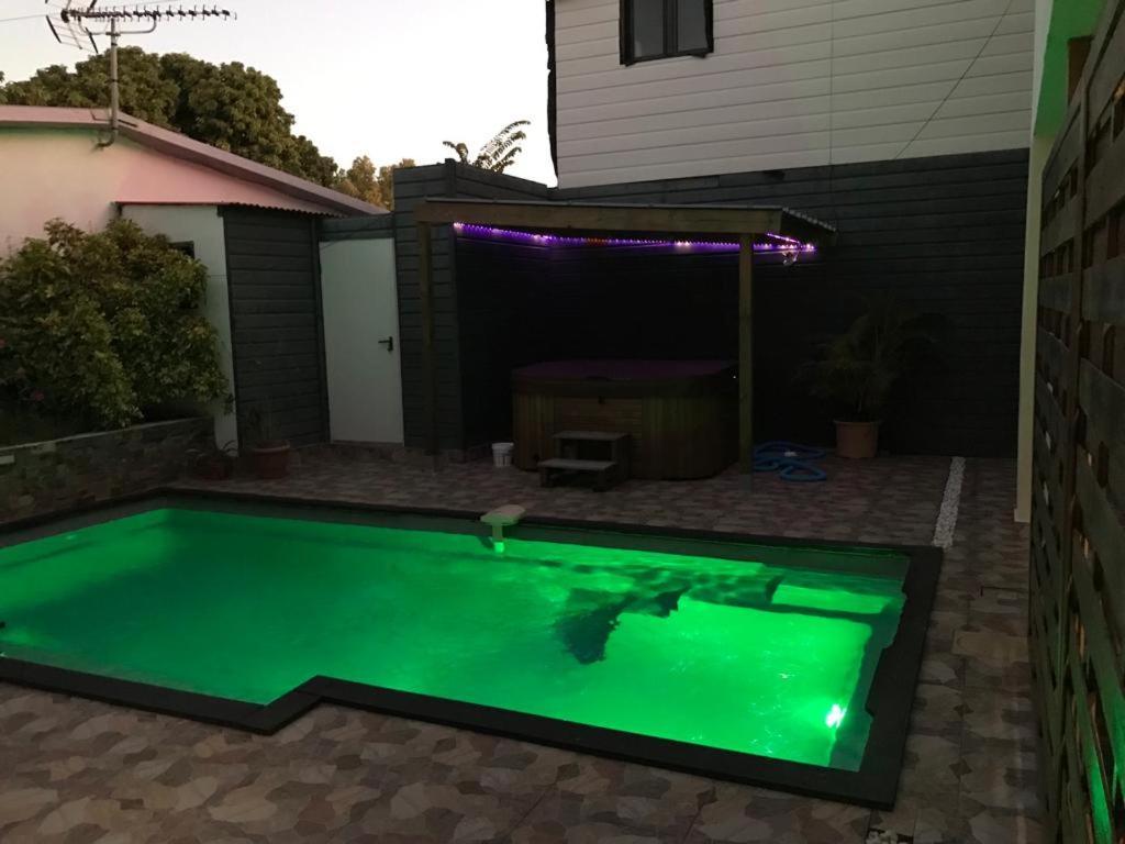 Апартаменты Le Flamboyant Avec Piscine Chauffee 30° Et Jacuzzi Сент-Андре Экстерьер фото